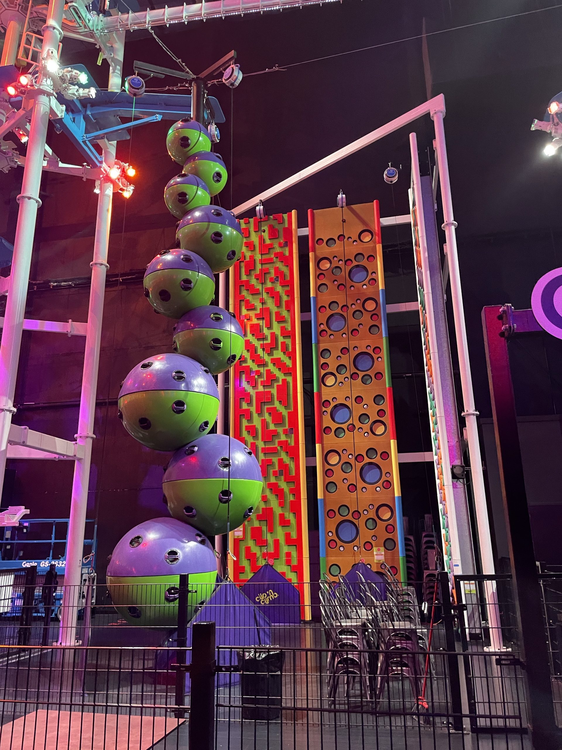 It Indoor adventure Ropes Course in New Haven Connecticut with kids