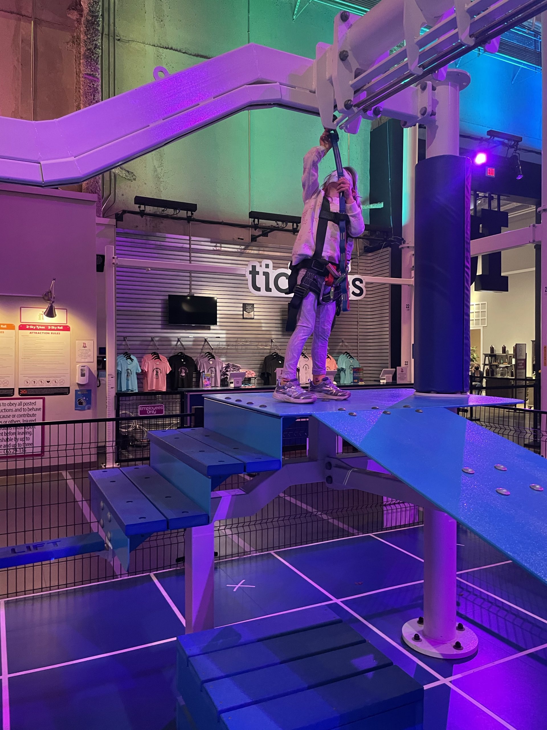 It Indoor adventure Ropes Course in New Haven Connecticut with kids