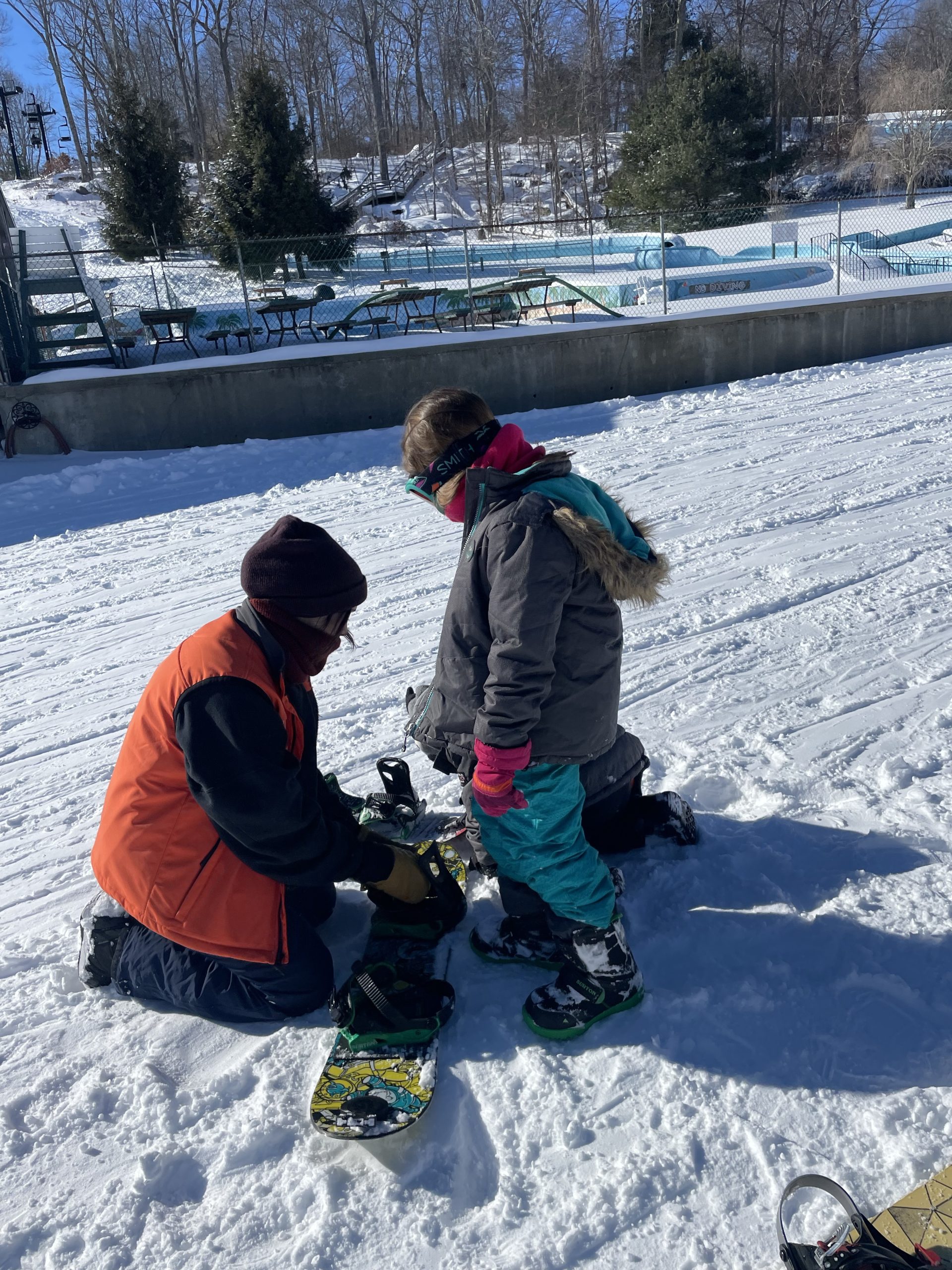 Yagoo Valley snowboarding lesson with kids